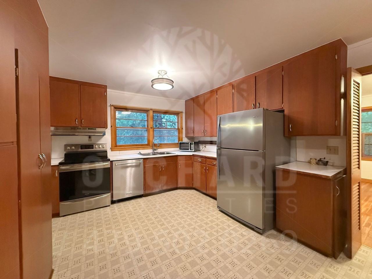 1549 West Markham Road - Photo 2 of 19