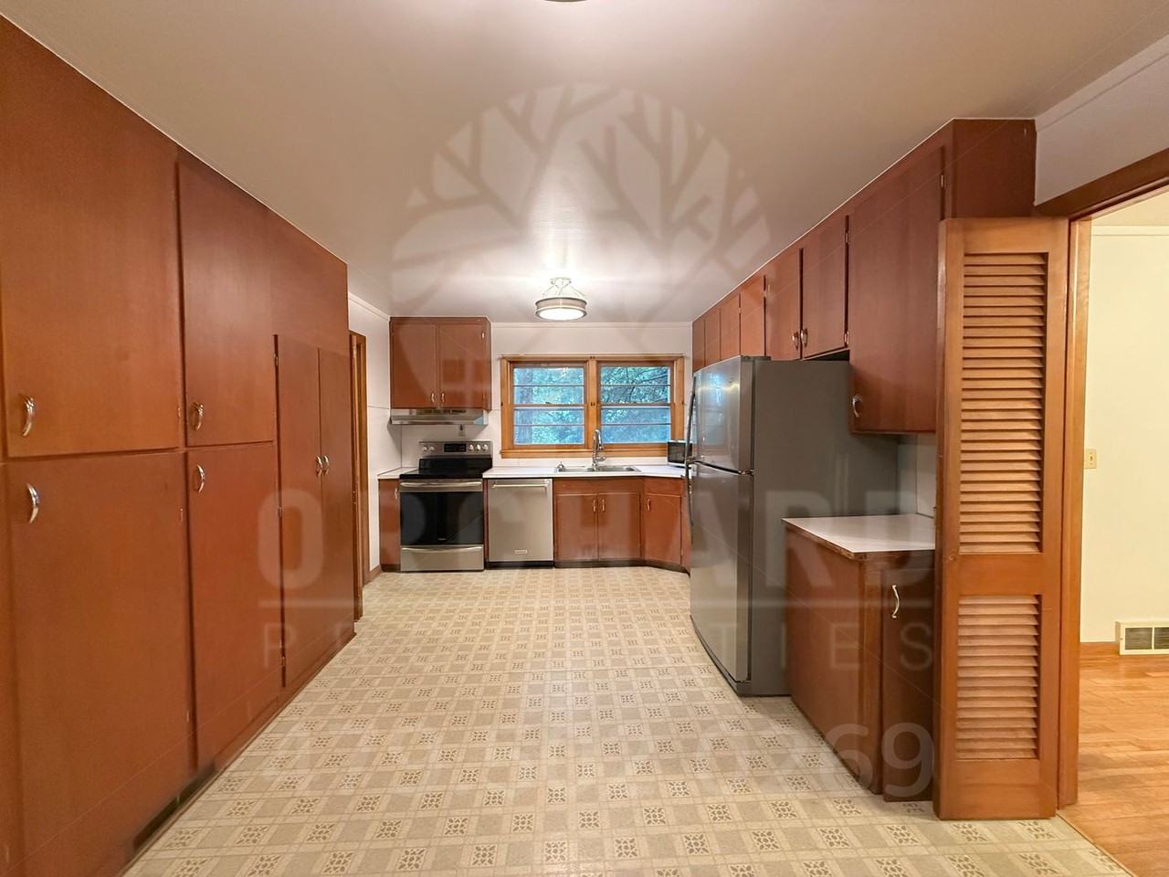 1549 West Markham Road - Photo 6 of 19