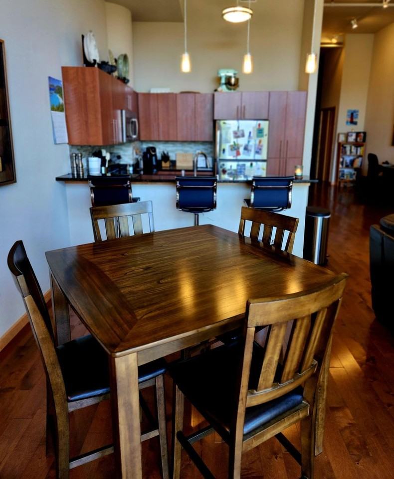 Oregon Apartments - Photo 3 of 10