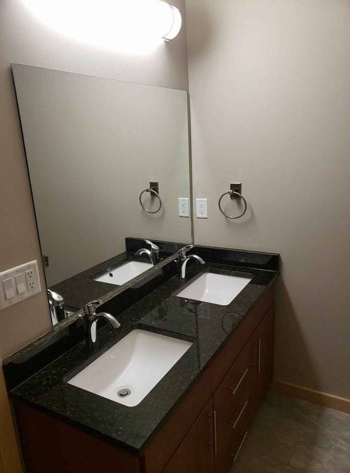 Oregon Apartments - Photo 7 of 10