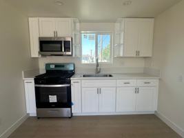 featured image of 430 E 17th St