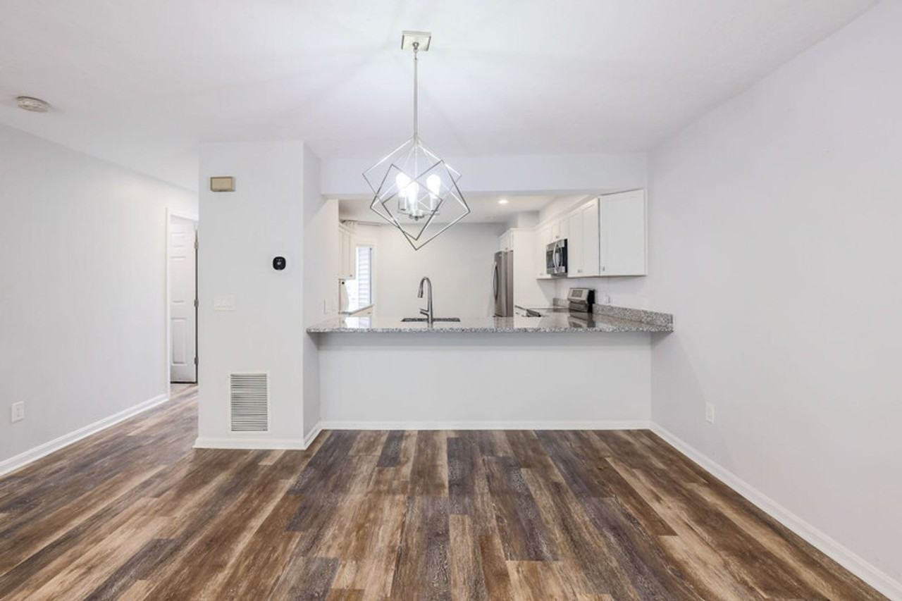 78 78 Pointe St - Photo 3 of 35