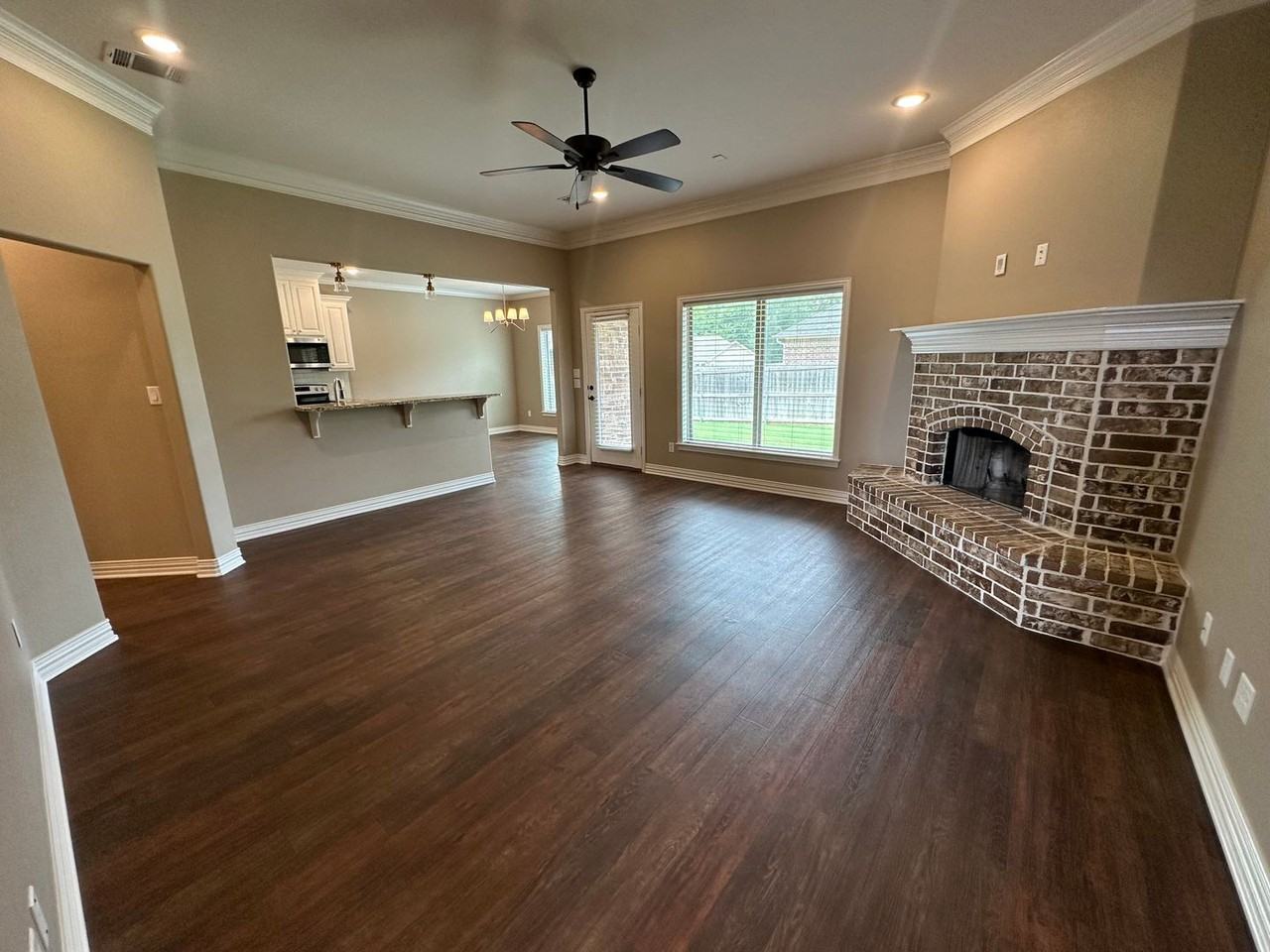 1002 Sunny Mdws - Photo 3 of 41