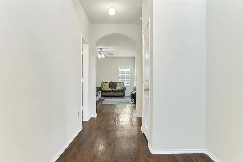 1208 Angelina Drive - Photo 3 of 10