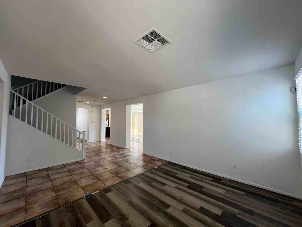 6640 April Bend Ct - Photo 3 of 50