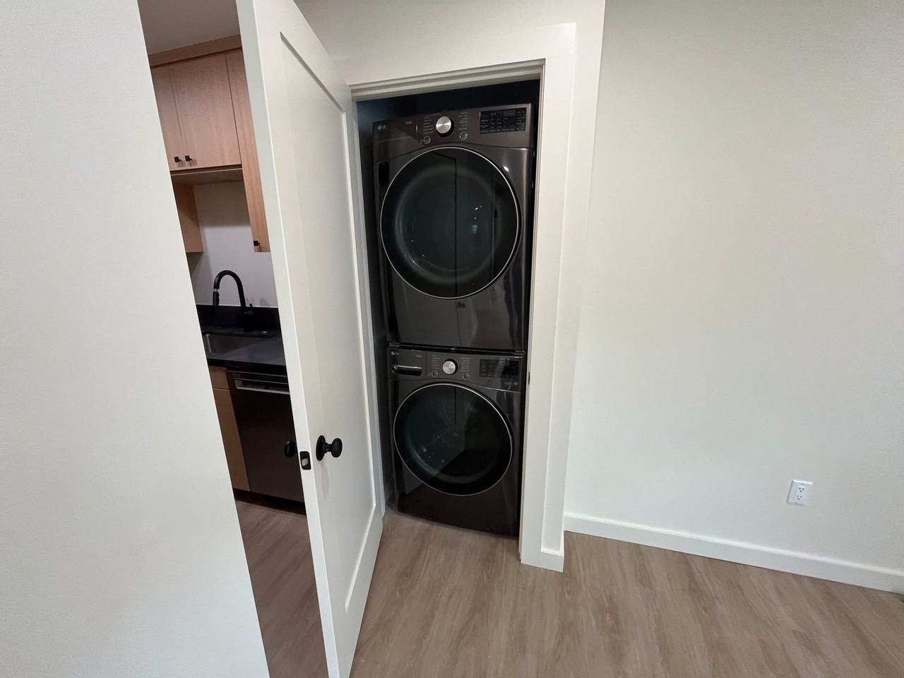 1059 Turquoise St - Photo 6 of 22