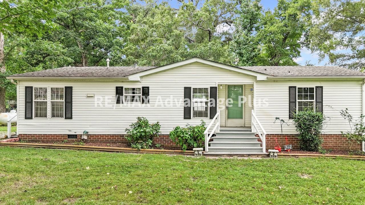 305 Mclean St - Photo 2 of 49