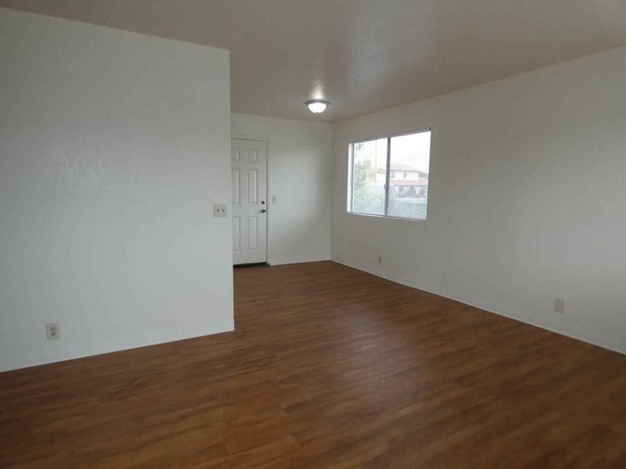 1034A Obispo St - Photo 2 of 8
