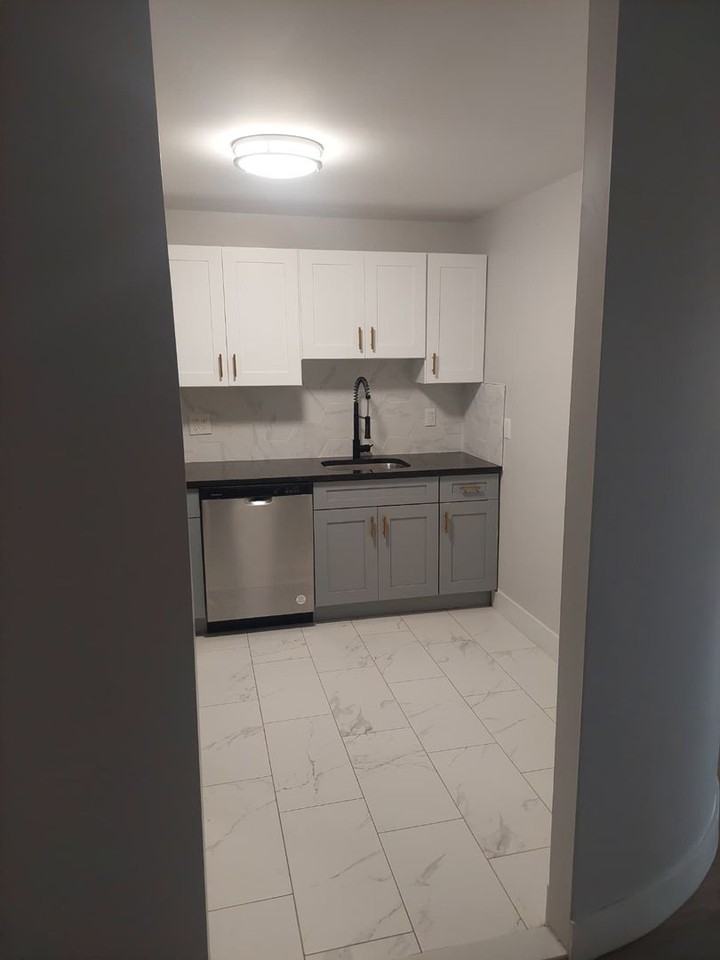 280 Collins Realty LLC - Photo 3 of 10