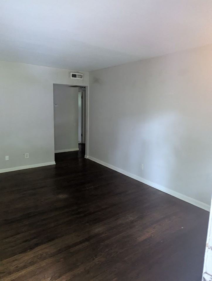 225 Hillcrest Ave - Photo 2 of 10