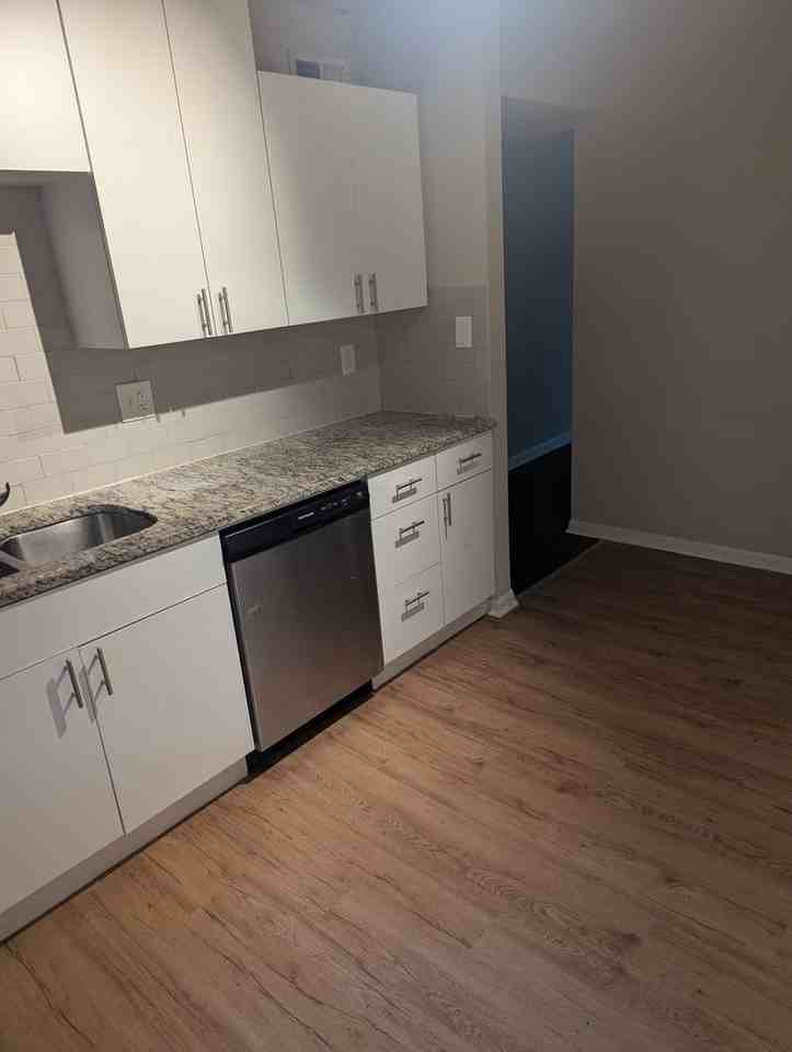 225 Hillcrest Ave - Photo 3 of 10