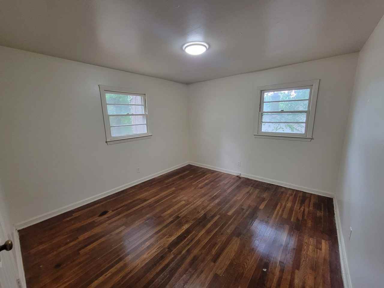 1817 Grove St - Photo 2 of 7