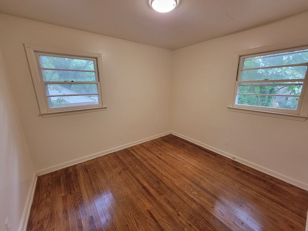 1817 Grove St - Photo 3 of 7