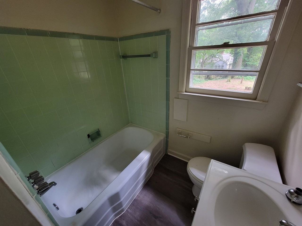 1817 Grove St - Photo 4 of 7