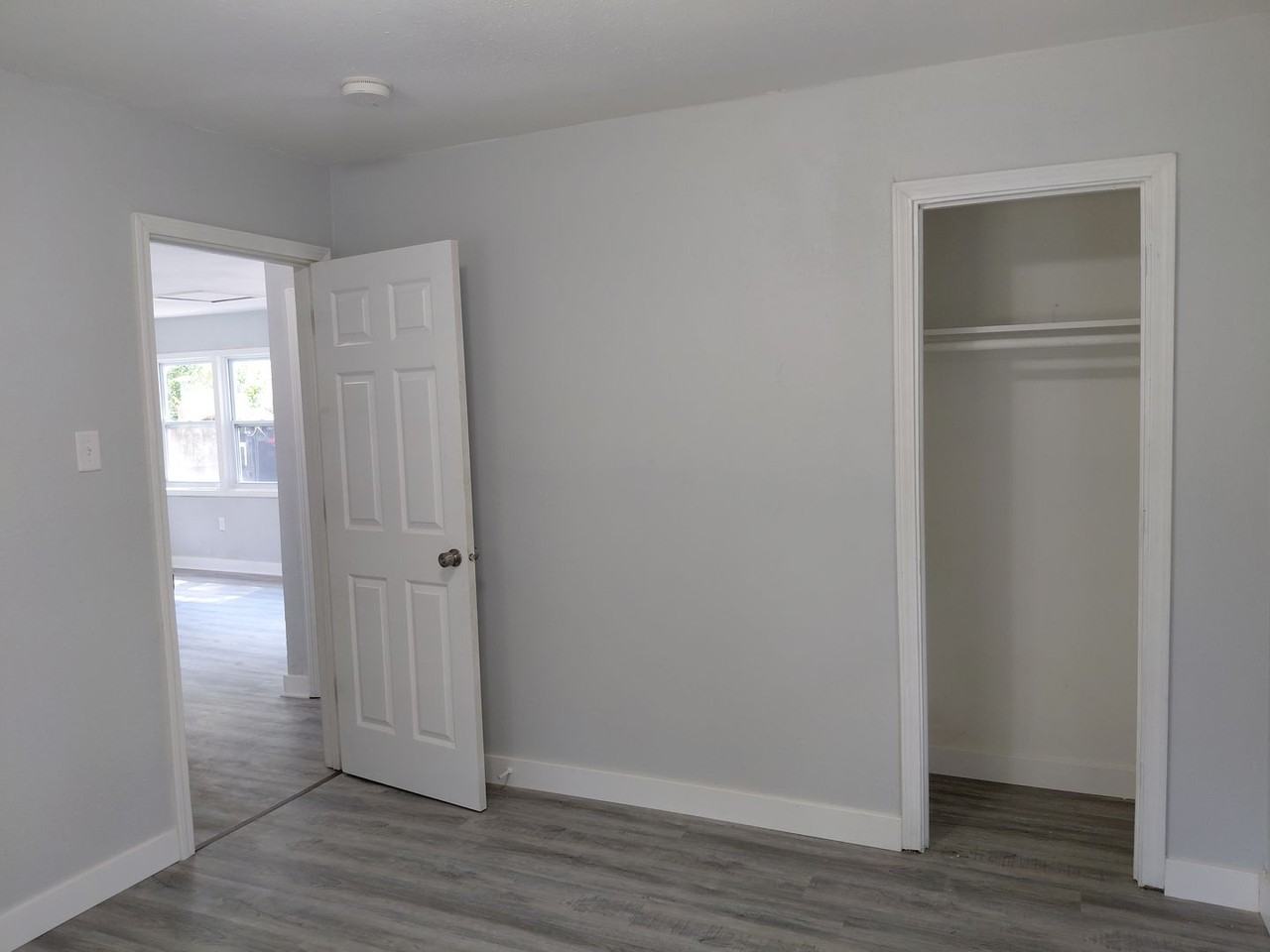 230 Se 34th St - Photo 5 of 9
