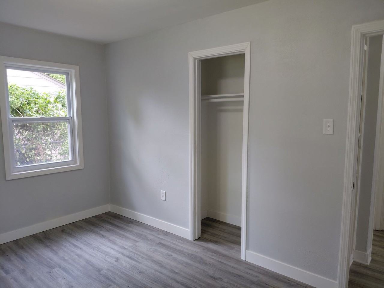 230 Se 34th St - Photo 6 of 9