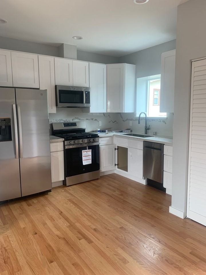 2221 Santa Rita St - Photo 5 of 13