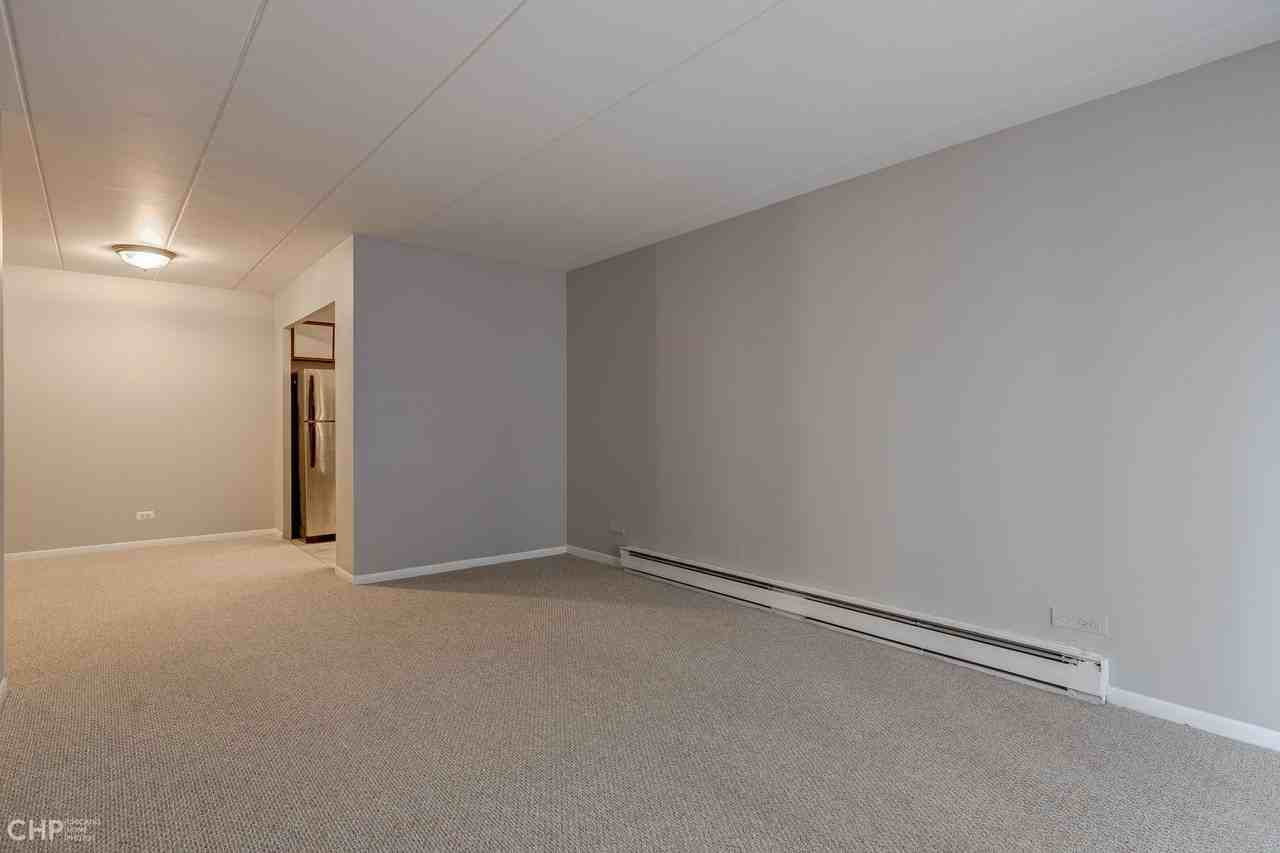 Marengo Place Apartments - Photo 3 of 6