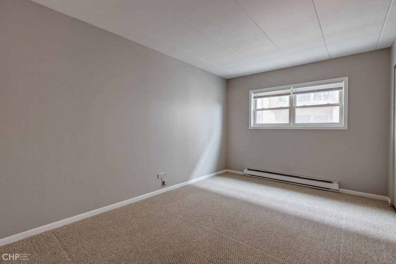 Marengo Place Apartments - Photo 5 of 6