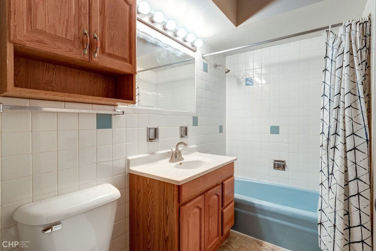 Marengo Place Apartments - Photo 6 of 6