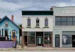 featured image of 612 W 3rd St