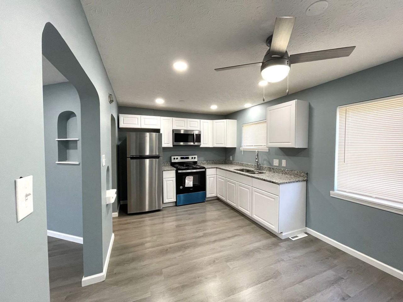 1285 Linwood Ave - Photo 7 of 23
