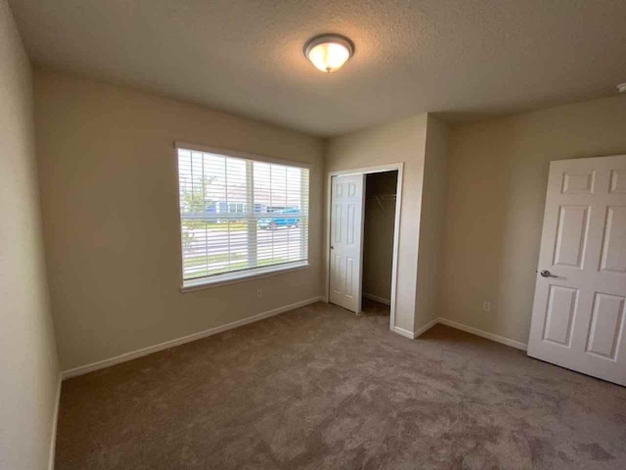 1147 Sugarwood St - Photo 2 of 23