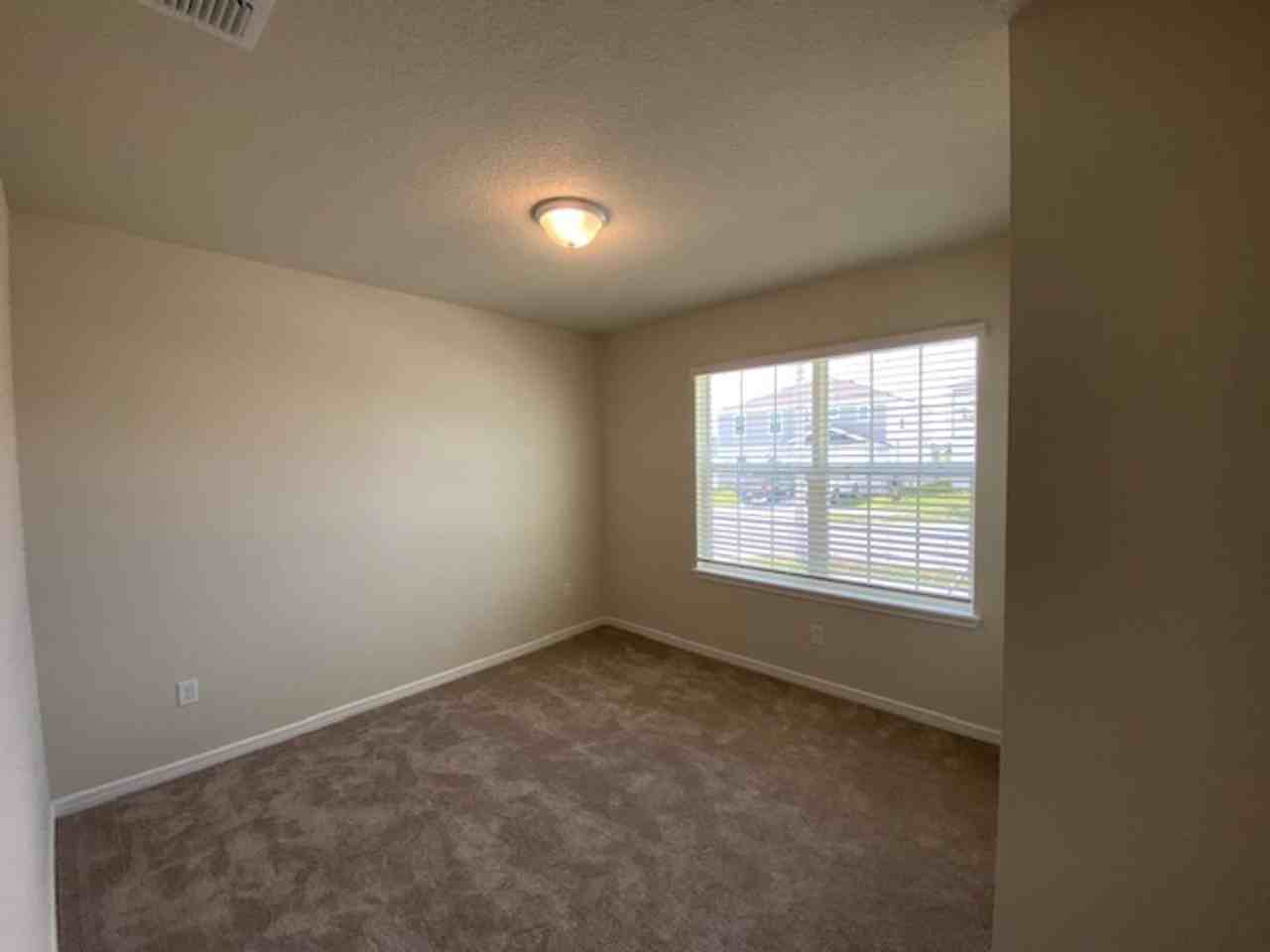 1147 Sugarwood St - Photo 3 of 23