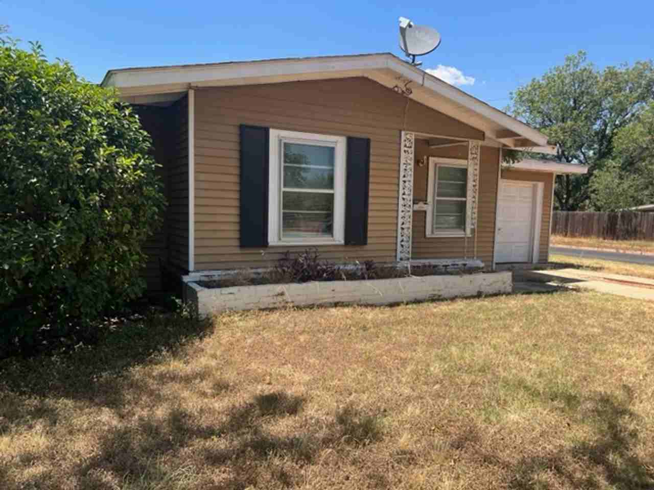 1322 Buccaneer Dr - Photo 2 of 19