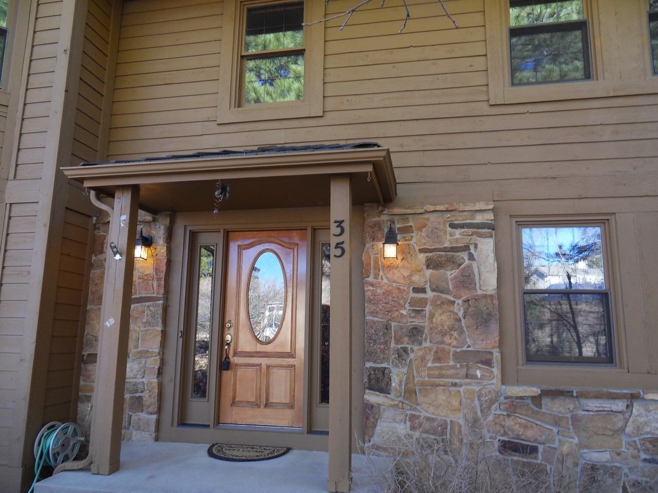 35 Beckwith Dr - Photo 2 of 14