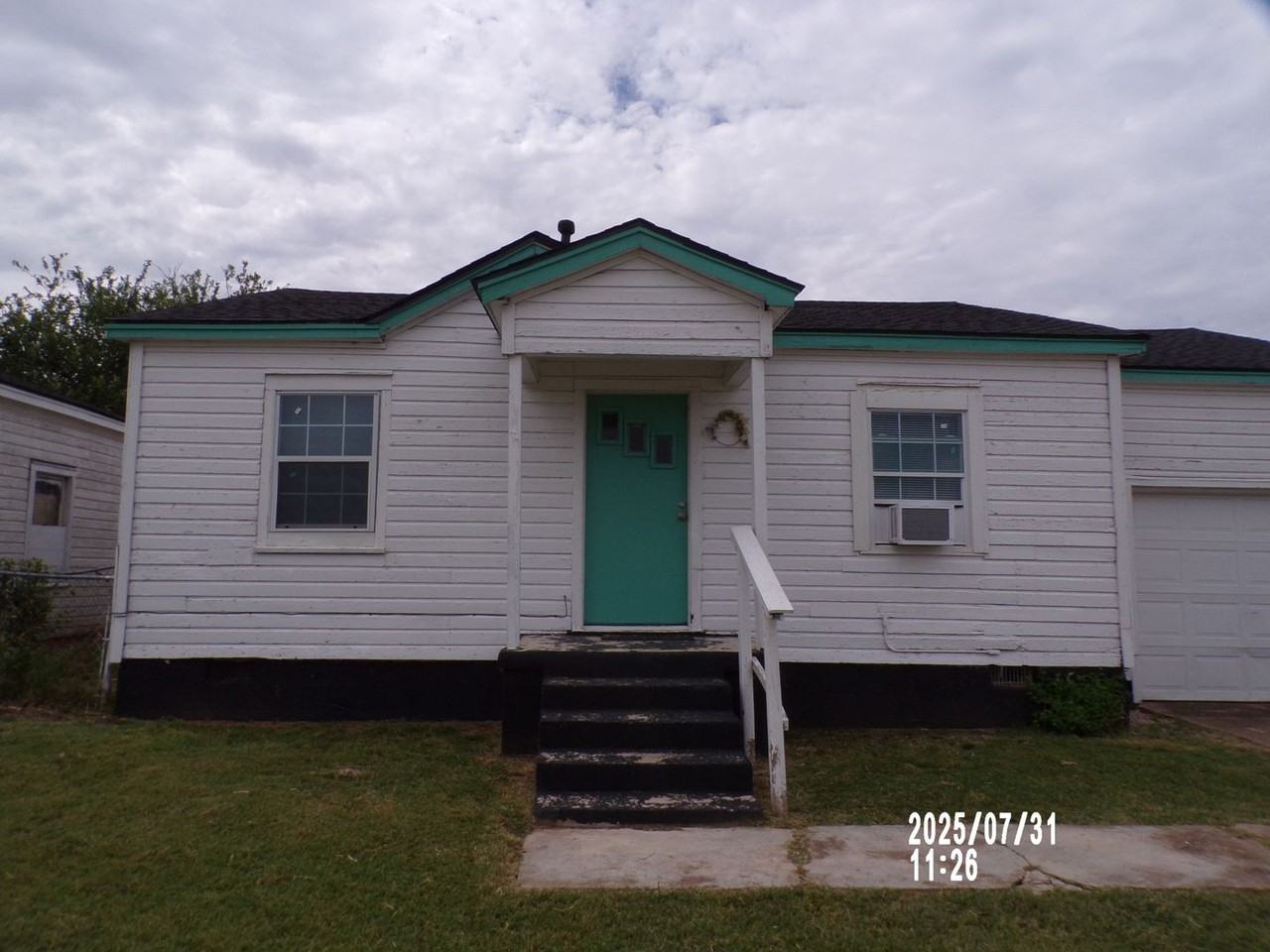 2616 Sw Cornell Ave - Photo 2 of 25