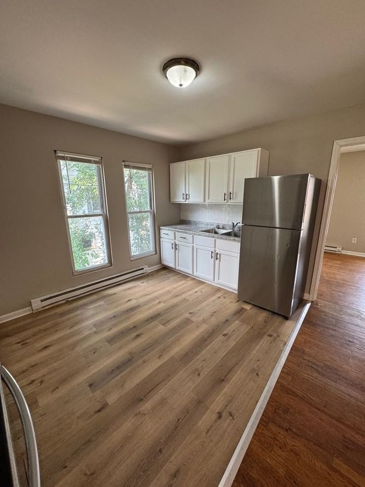 303 S 4th St - Photo 2 of 9