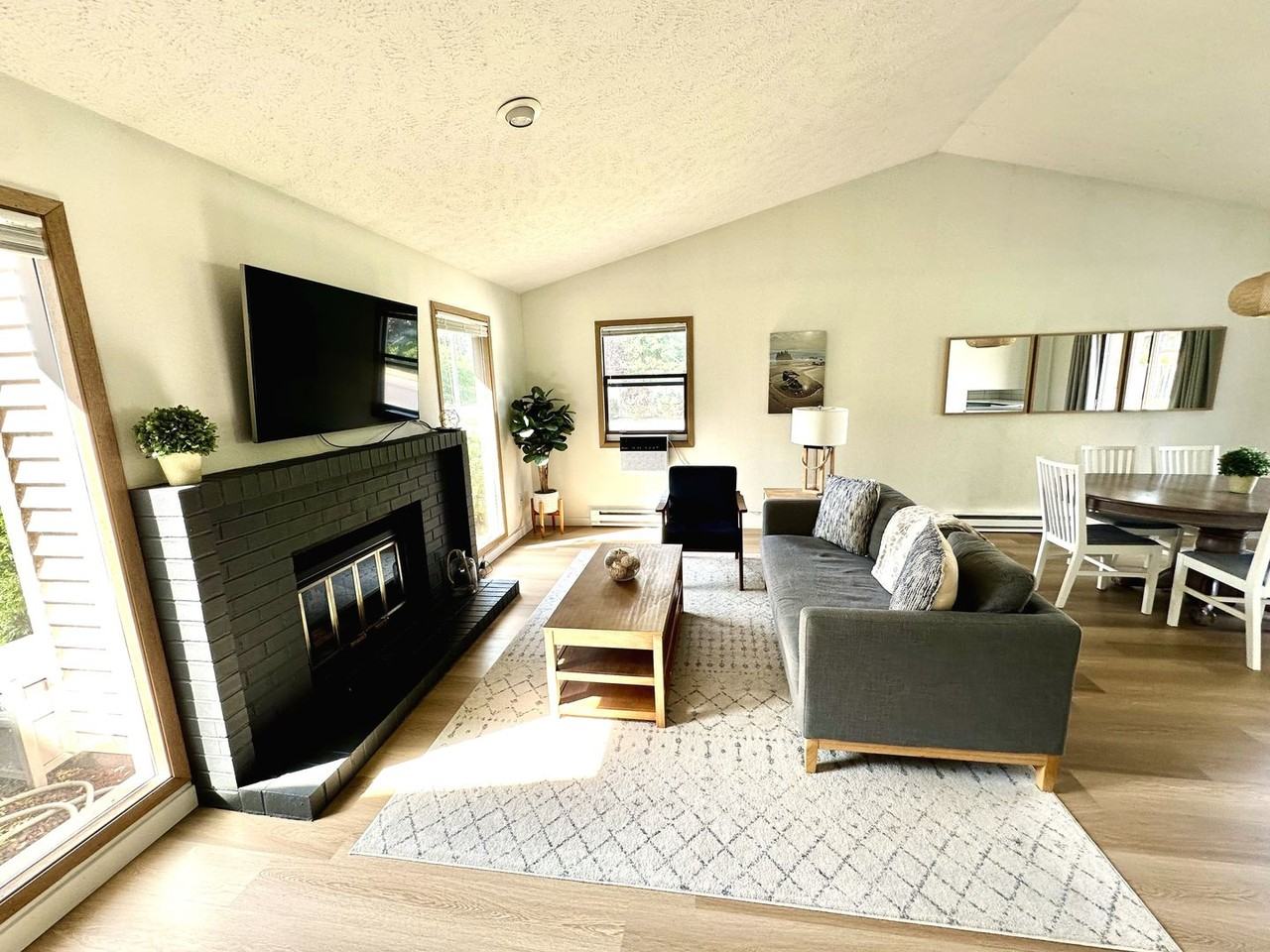 5509 5509 S. Crestline & 5511 S. Crestline St - Photo 2 of 7