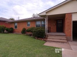 featured image of 3804 Nw Bell Ave