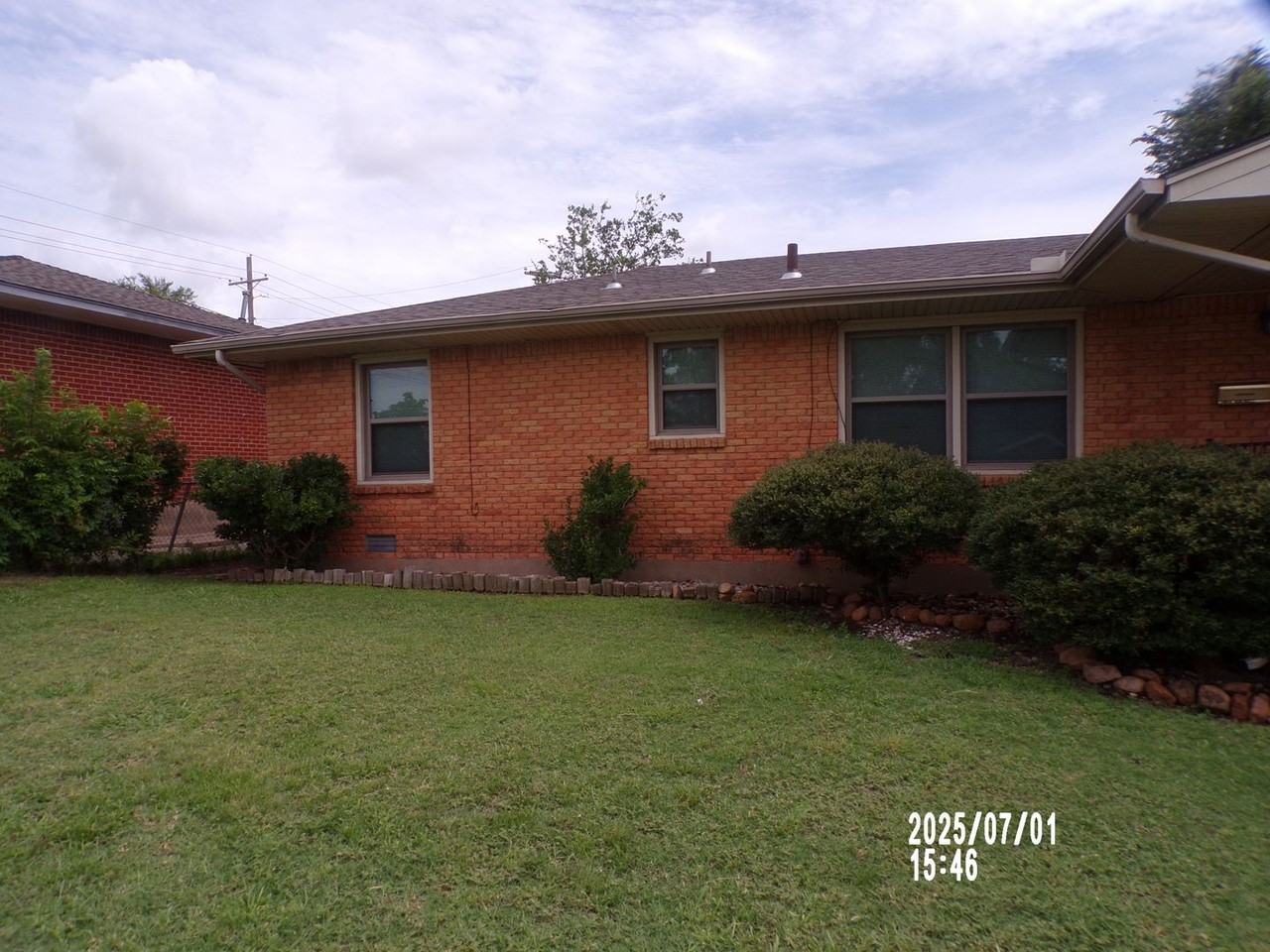 3804 Nw Bell Ave - Photo 2 of 17