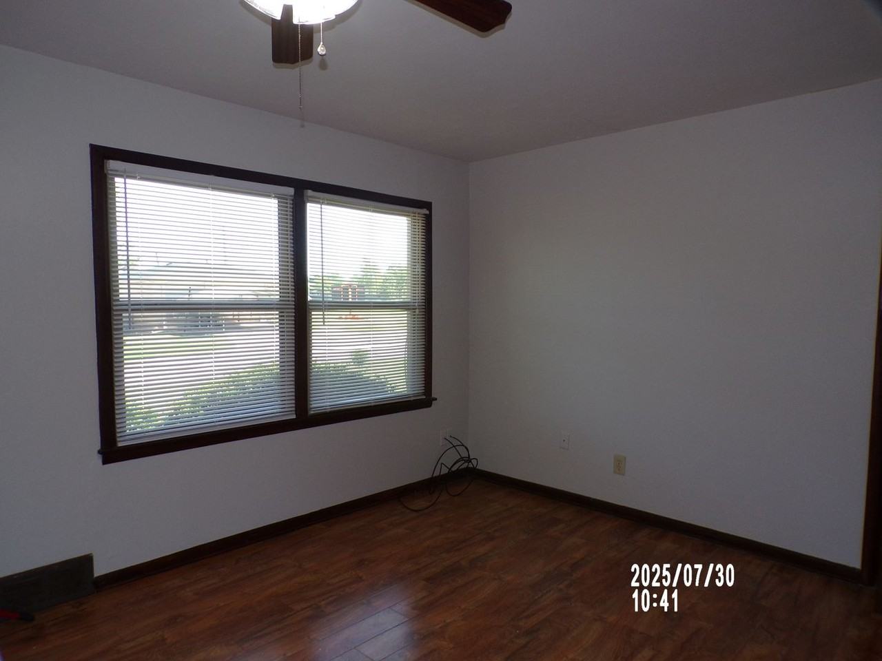 3804 Nw Bell Ave - Photo 3 of 17