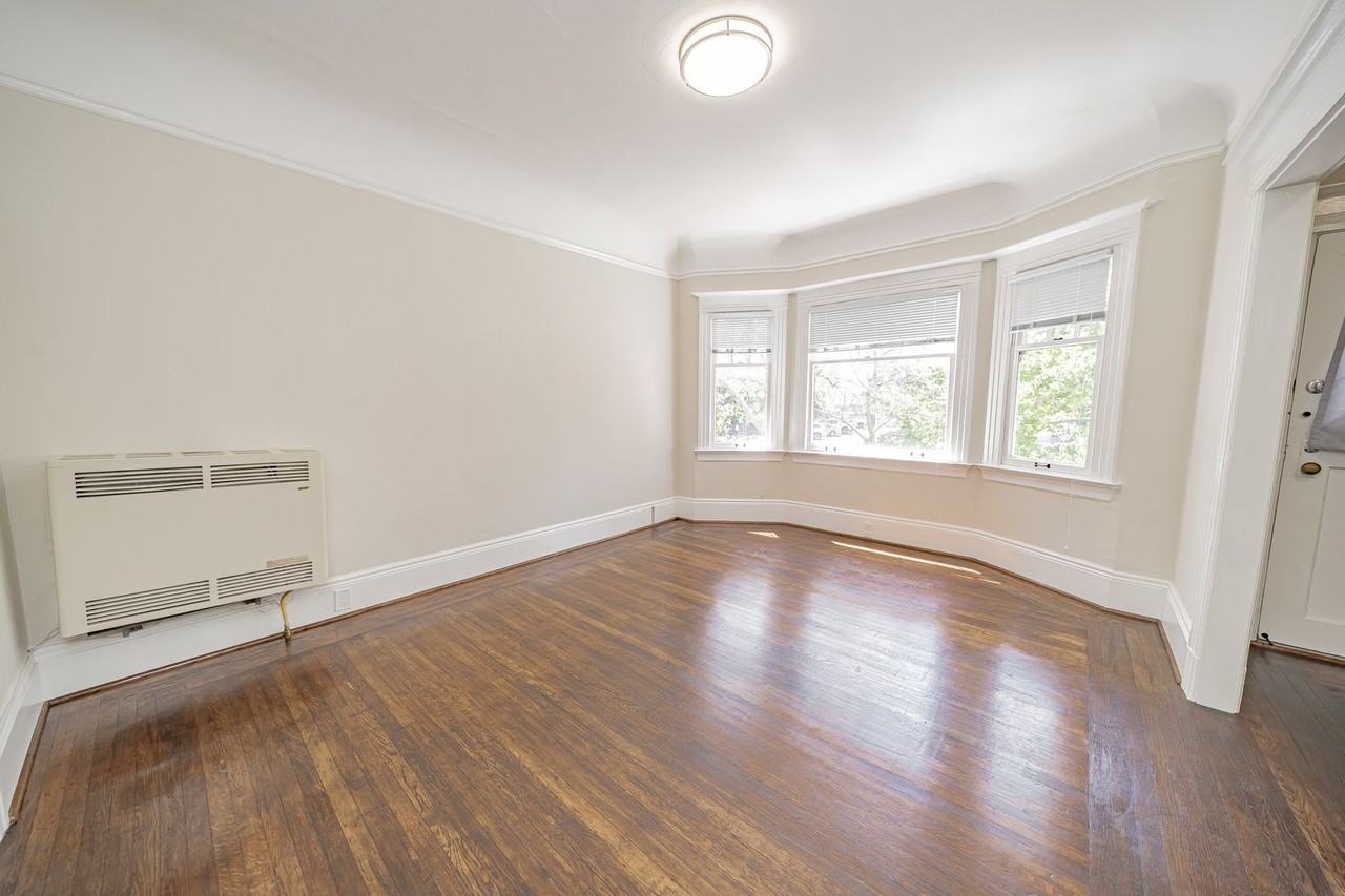 38 Glen Ave - Photo 3 of 19