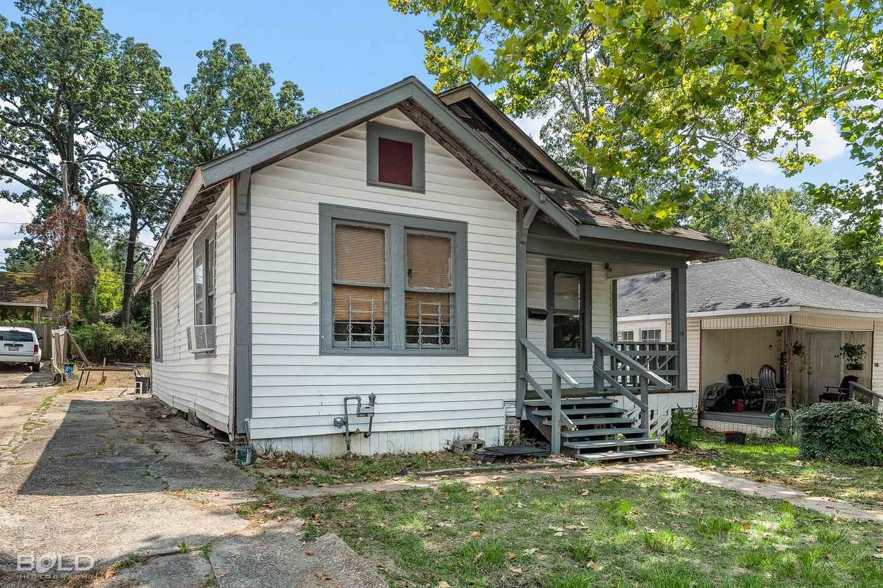 315 Robinson Pl - Photo 3 of 26