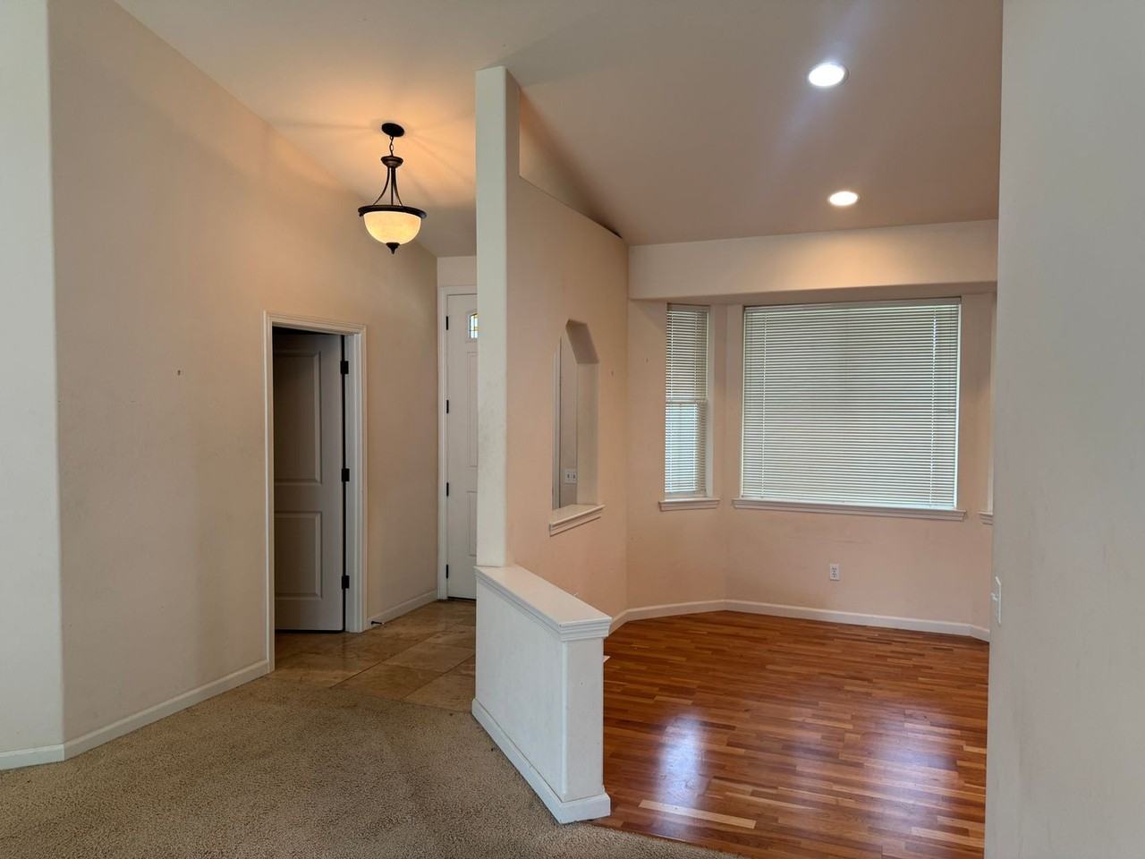 1707 E Ashford Way - Photo 2 of 18