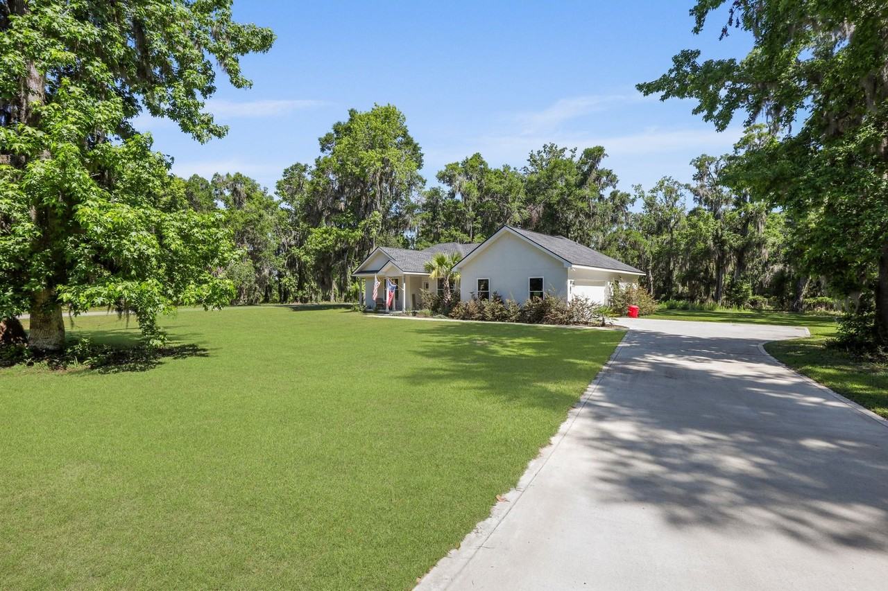 1003 Dolphin Ct Ne - Photo 3 of 45