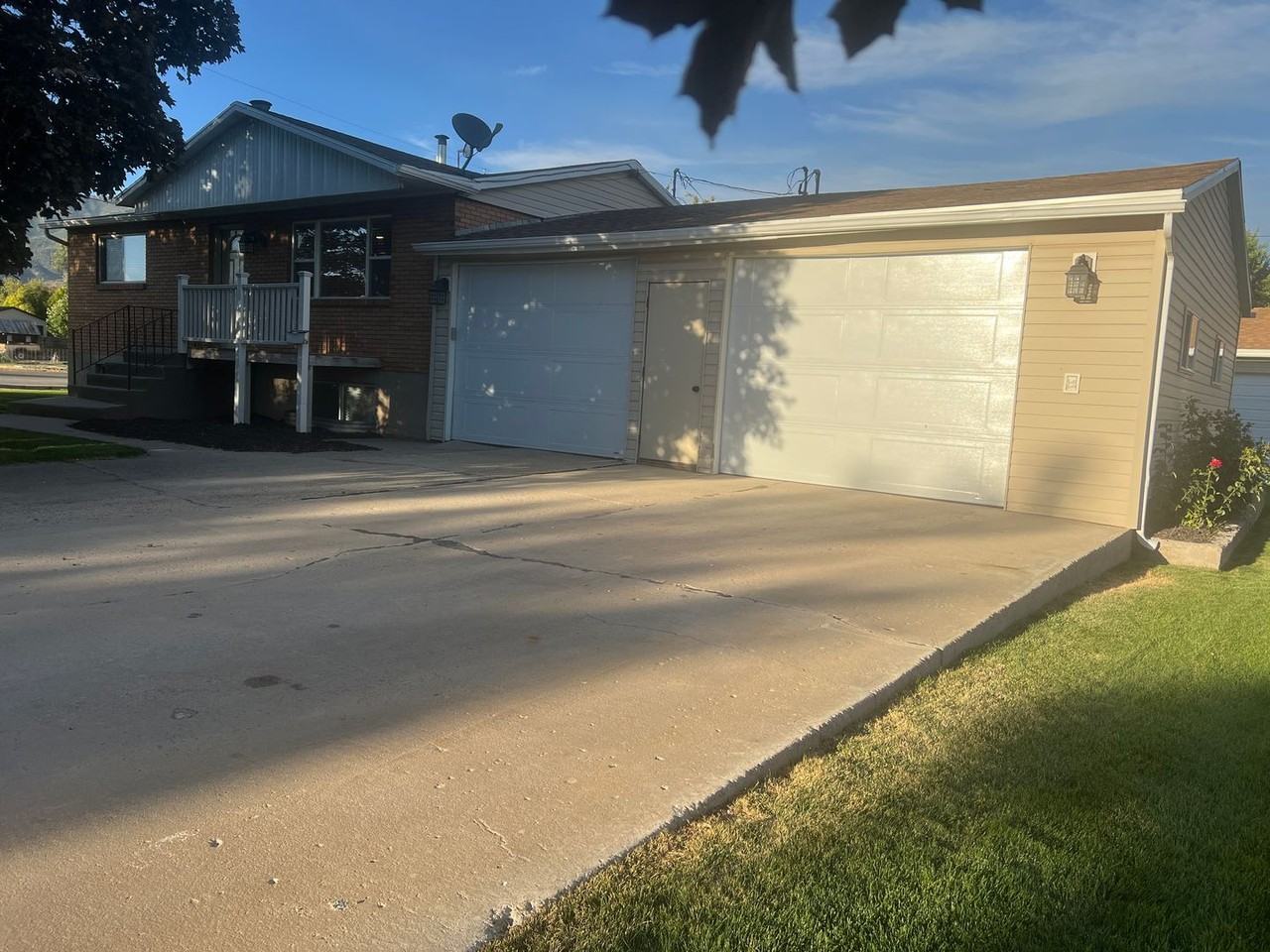 313 S 200 W - Photo 2 of 34
