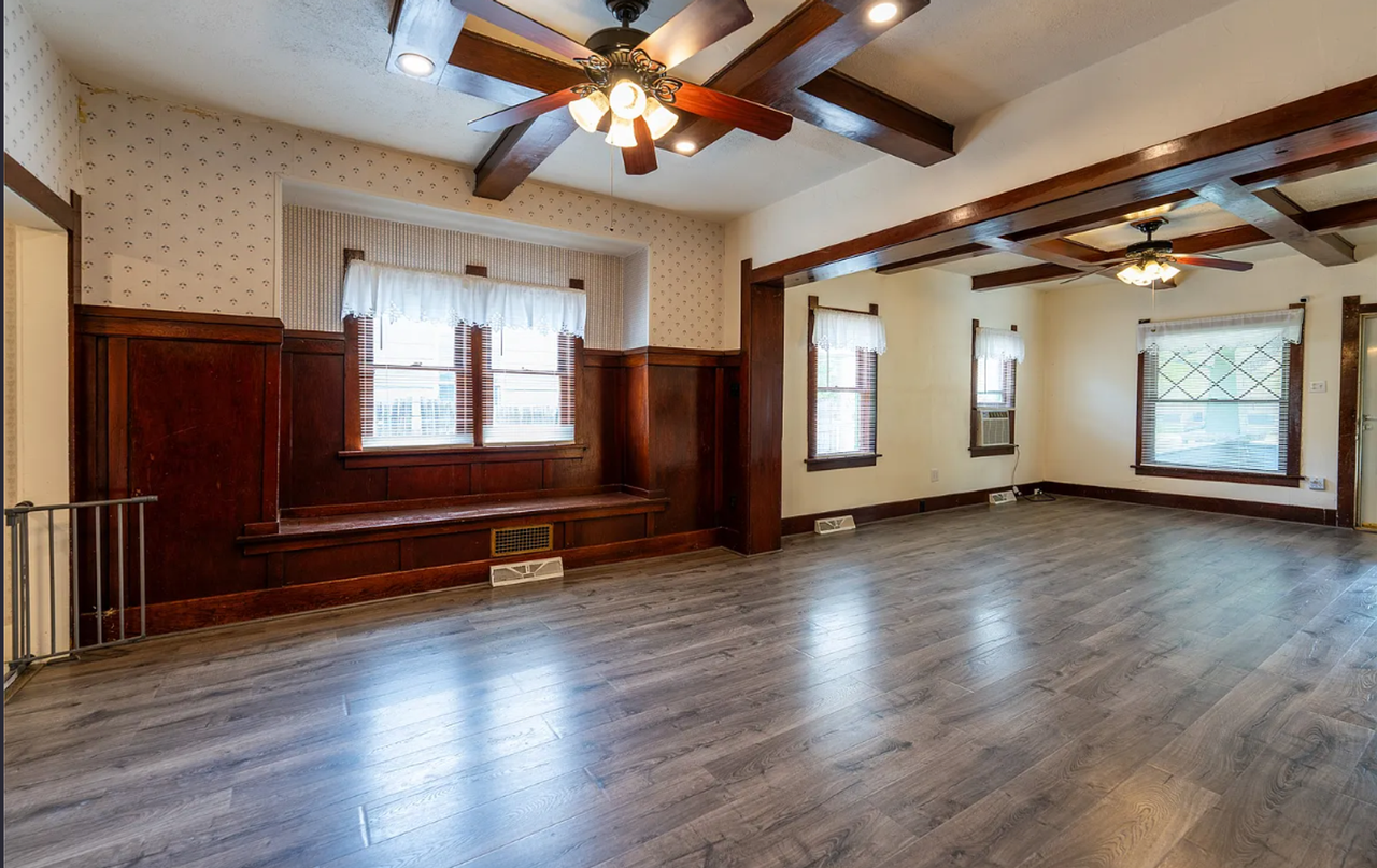 1805 2nd Ave N - Photo 5 of 24