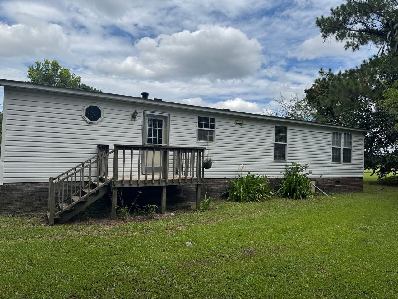 717 Jonestown Rd - Photo 2 of 18