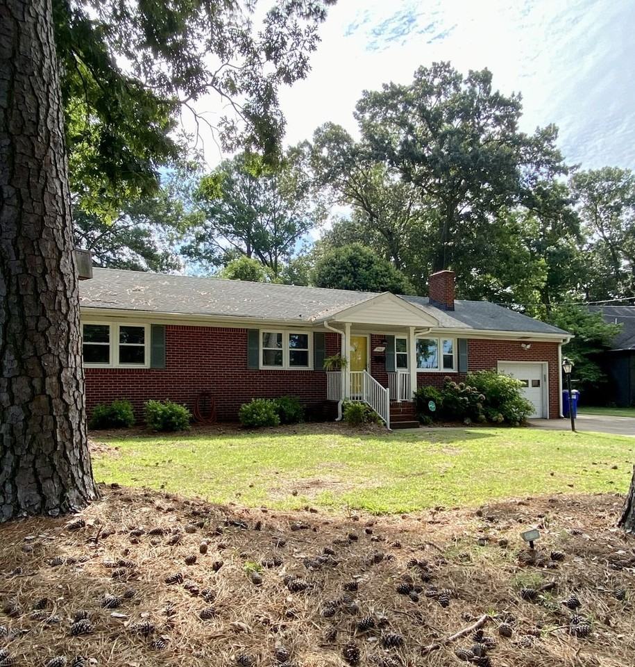 240 Huntsman Rd - Photo 2 of 31