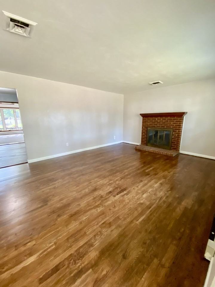 240 Huntsman Rd - Photo 3 of 31