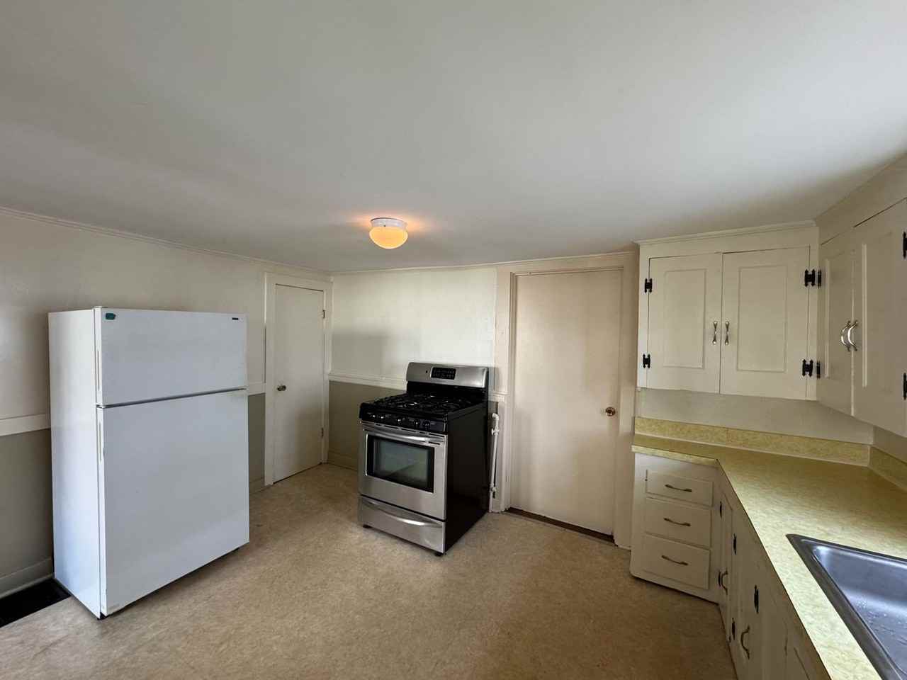 1 Cammetts Ct - Photo 2 of 22