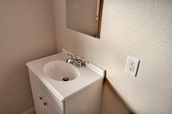 643 East 99th Street #8 - Photo 5 of 6
