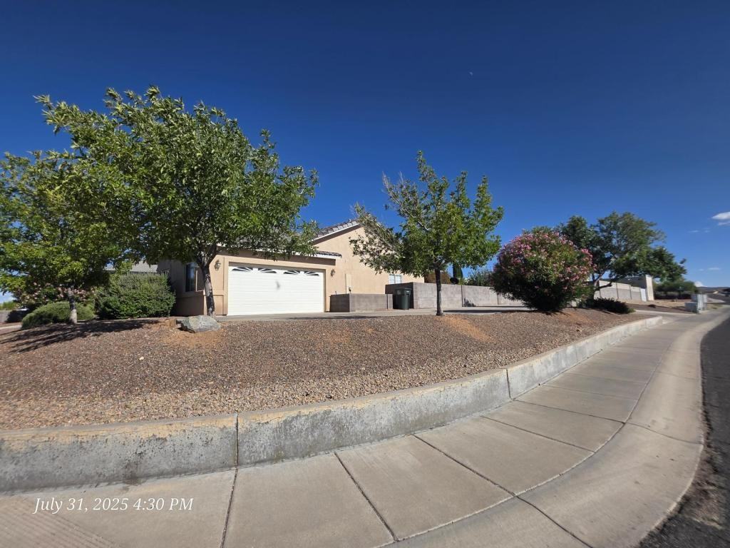 3160 Isador Ave - Photo 2 of 17