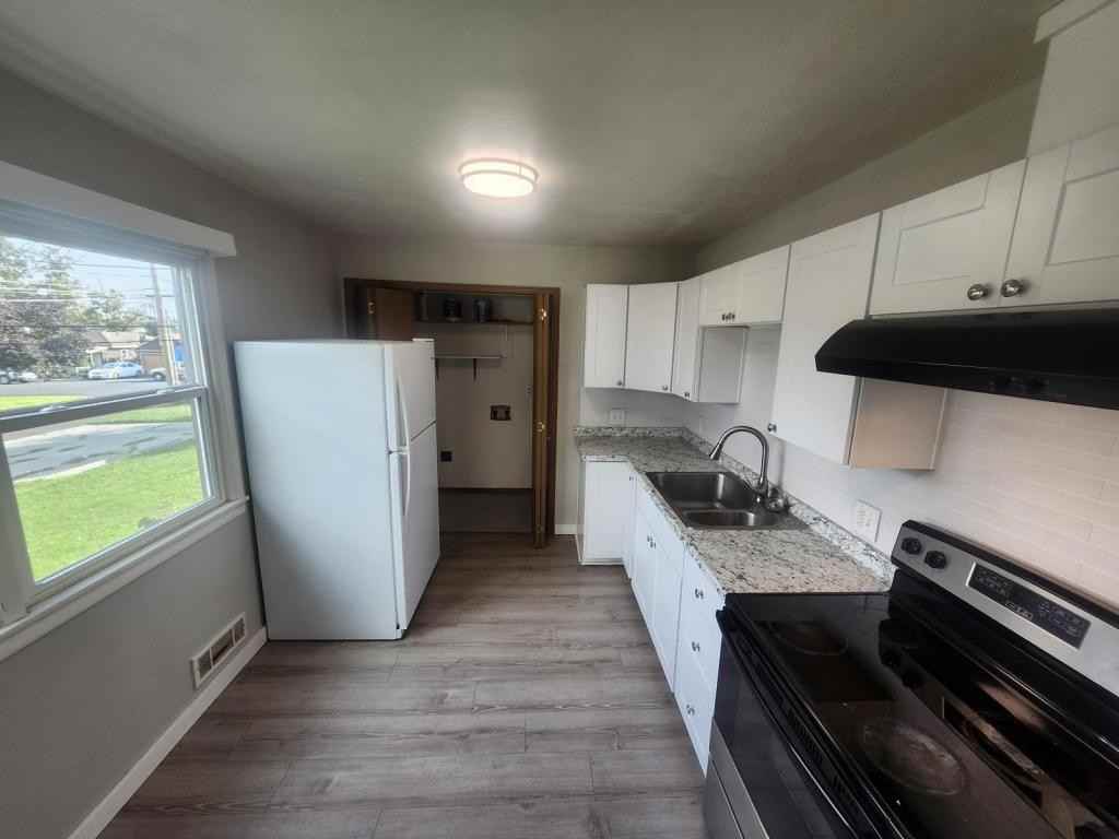 23 W 3rd St - Photo 4 of 8