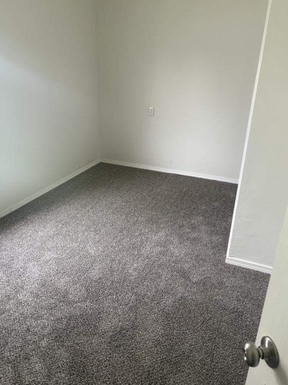 605 Ivanhoe Street - Photo 4 of 11